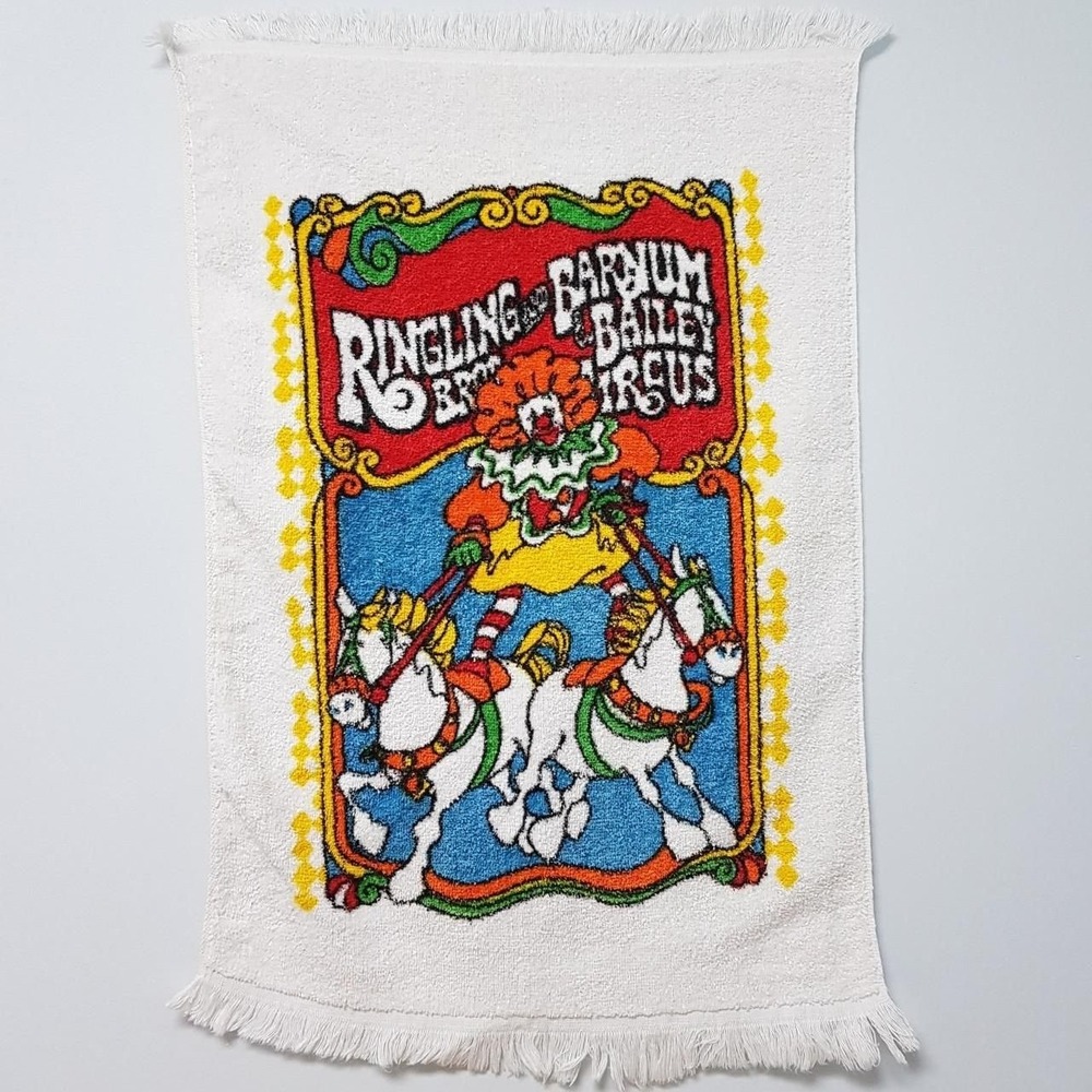 Ringling Bros Barnum & Bailey Circus Kitchen Bath Hand Towel Clown Horse Vintage
